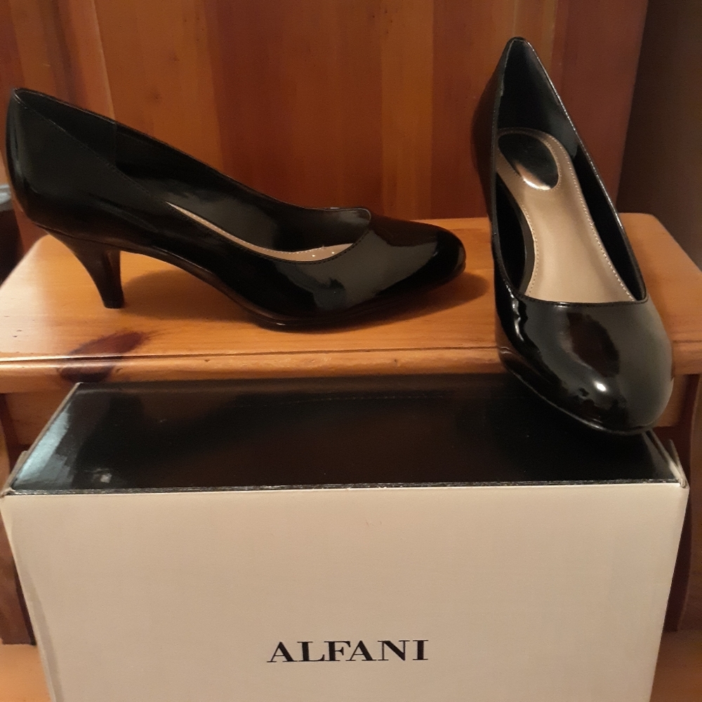 🔥 NIB Alfani Step-n-Flex Patent Heels 🔥